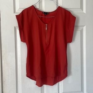 Iris burnt orange half zip short rolled sleeves v neck shirt blouse sz S